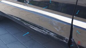 Fahrertuer verschurft und deformiert