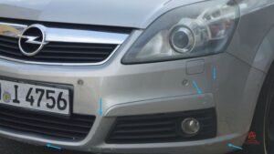 Stossfaenger-vorne-links-verschurft