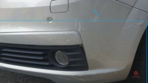 Stossfaenger-vorne-links-verschurft